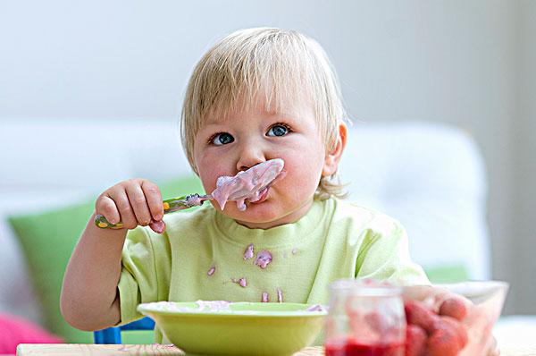 宝宝几个月开始吃辅食？辅食吃什么好？如何给宝宝添加辅食最营养