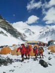 珠峰登山测量登顶日期延后